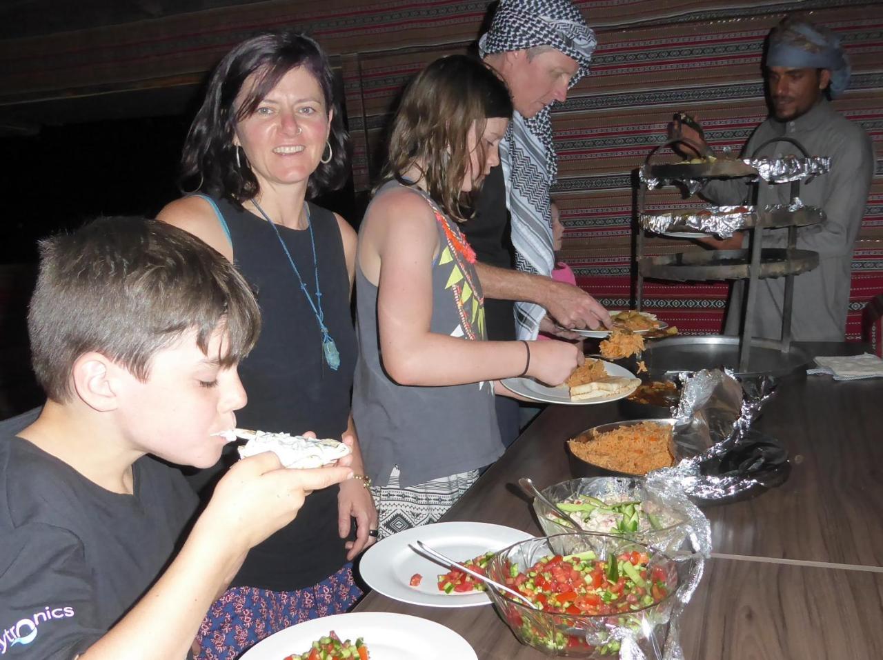 Hotel Real Bedouin Experience Tours & Camp Wadi Rum Exterior foto