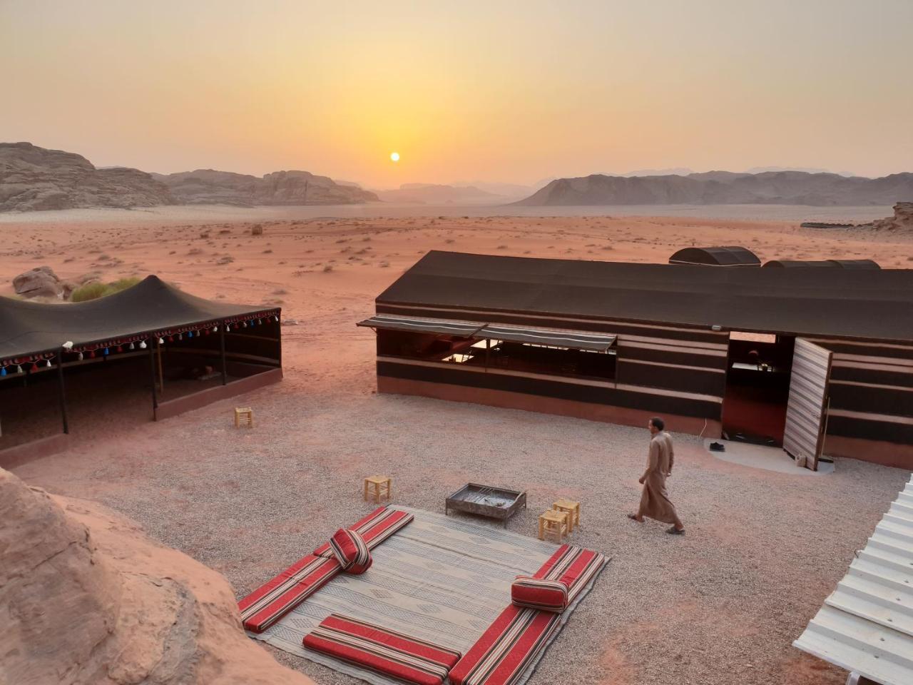 Hotel Real Bedouin Experience Tours & Camp Wadi Rum Exterior foto