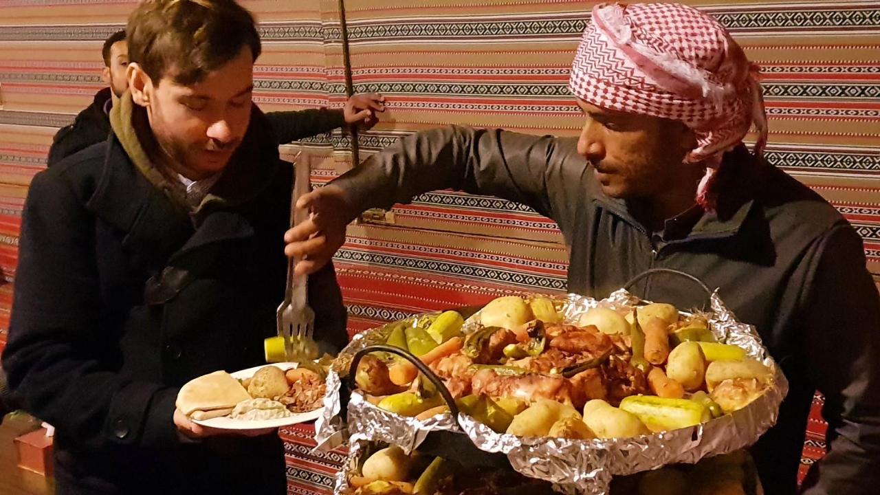 Hotel Real Bedouin Experience Tours & Camp Wadi Rum Exterior foto