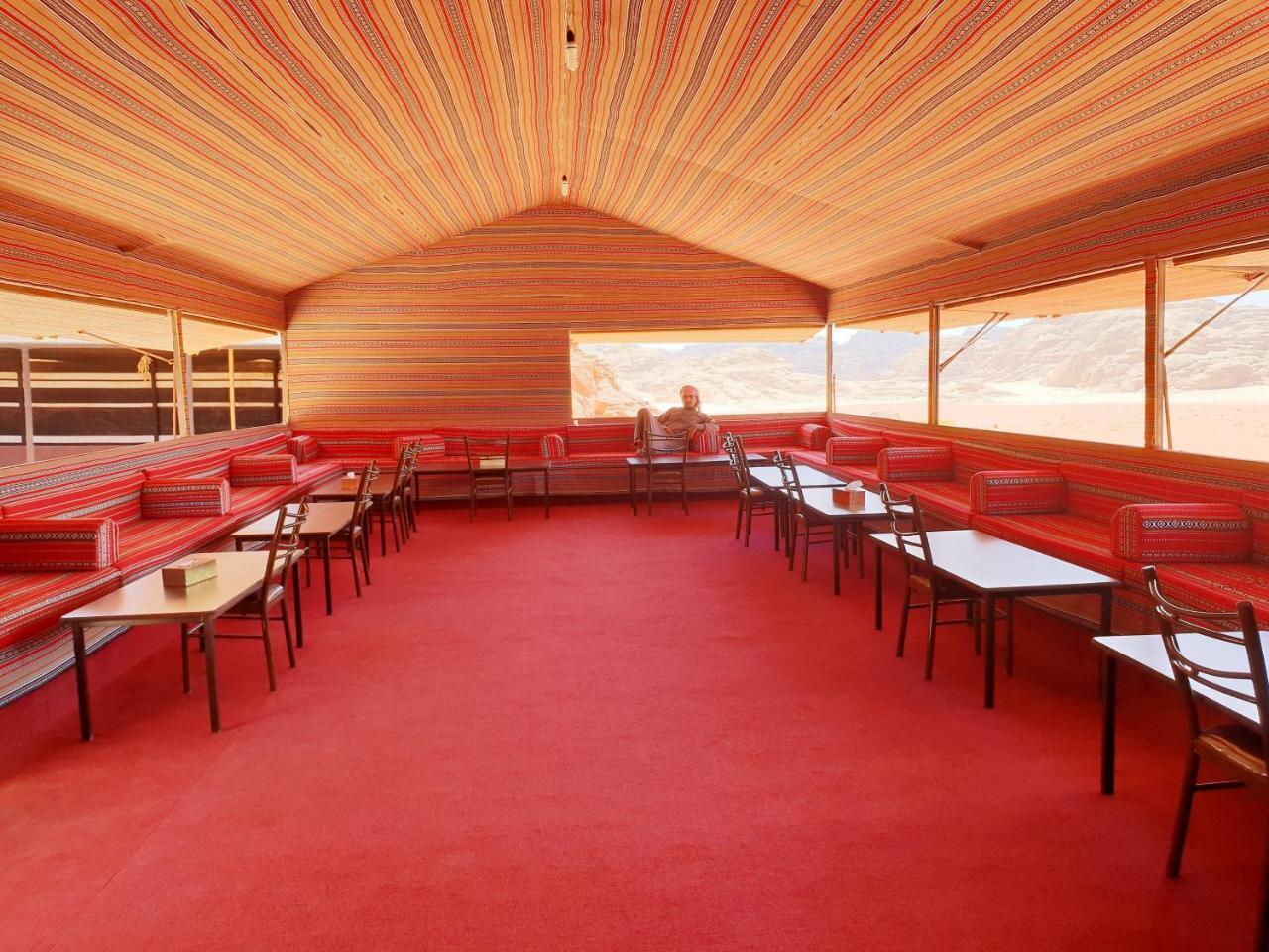 Hotel Real Bedouin Experience Tours & Camp Wadi Rum Exterior foto