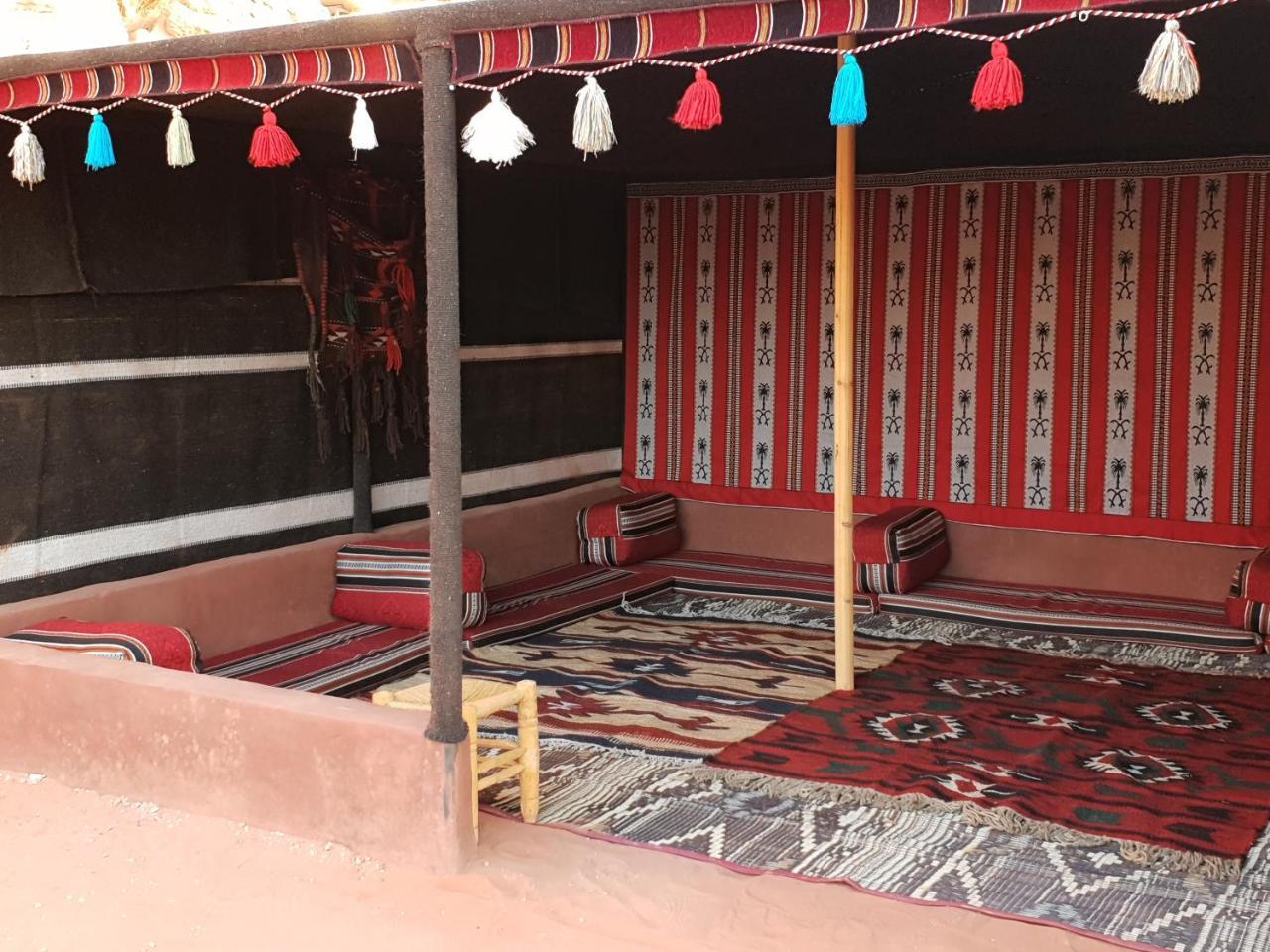 Hotel Real Bedouin Experience Tours & Camp Wadi Rum Exterior foto